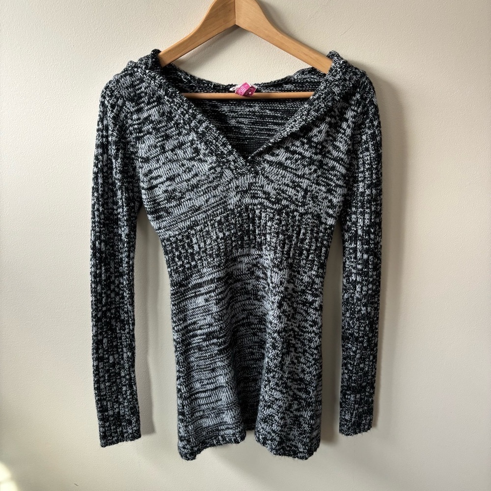 Y2K Derek Heart Hooded Knit Sweater